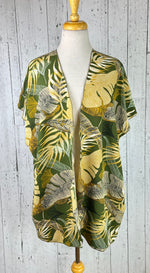 Load image into Gallery viewer, Camo Leaves Short Sleeve Kimono
